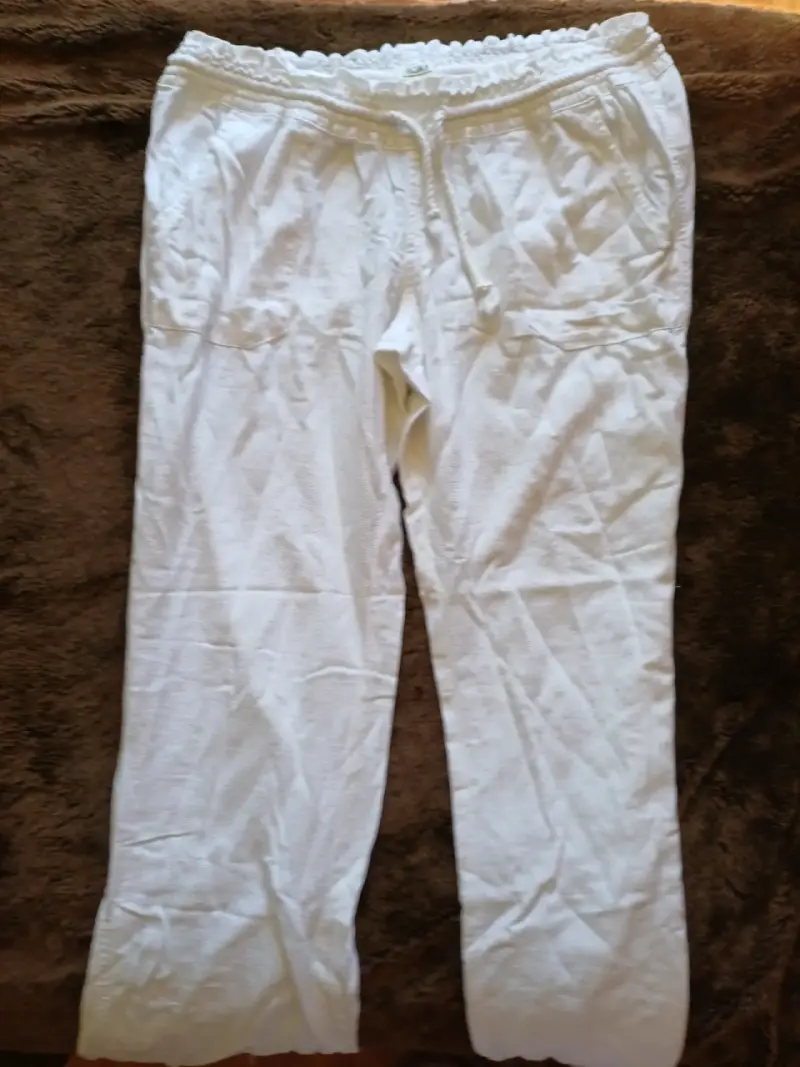 Pantalones blancos de lino para mujer