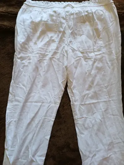 Pantalones blancos de lino para mujer - miniatura 2
