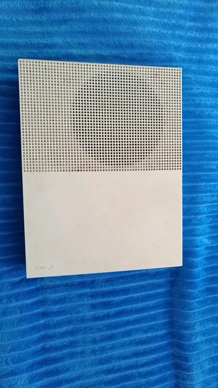 Consola Xbox One S en buen estado - 1