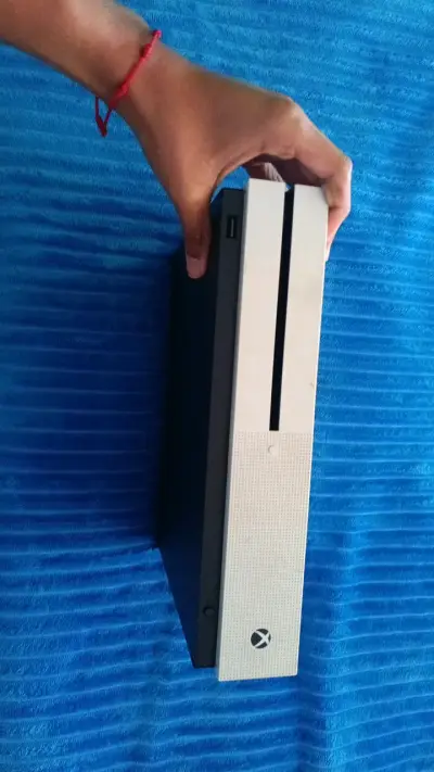 Consola Xbox One S en buen estado - miniatura 4