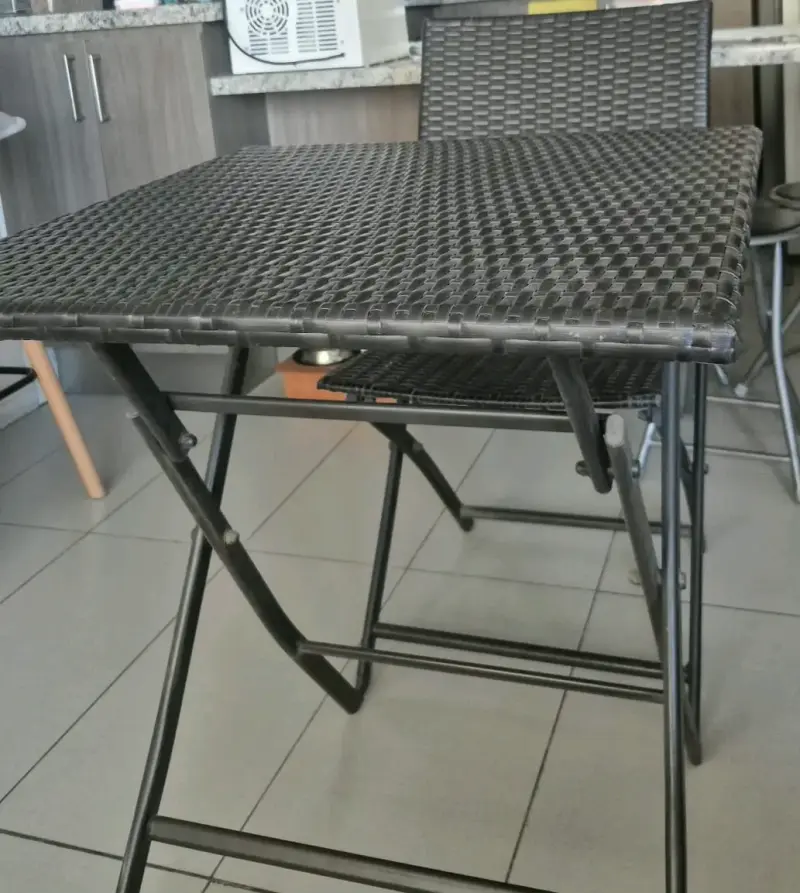 Mesa plegable de ratán para balcón - 1