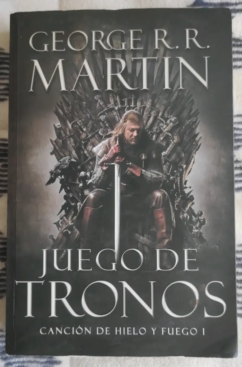 Libro Juego de Tronos de George R.R. Martin - 1