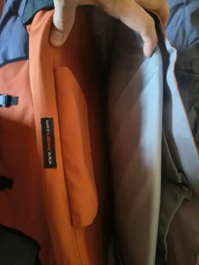 Mochila para cámara Lowepro negra y naranja - miniatura 4