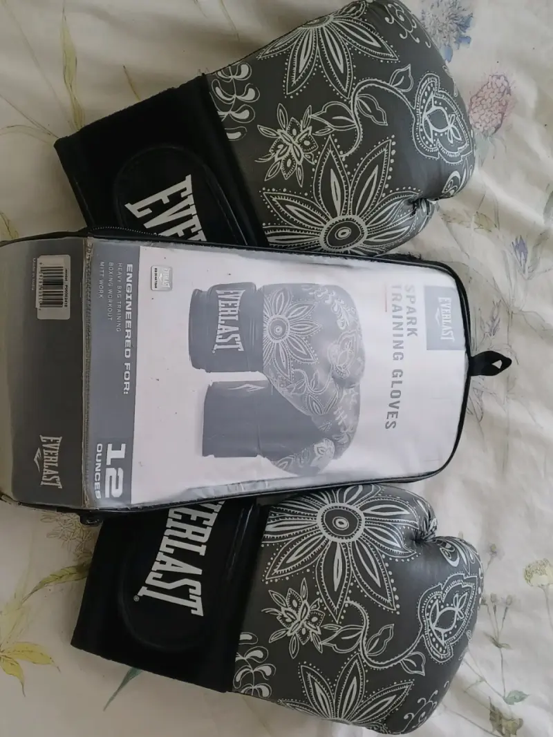 Guantes de Entrenamiento Everlast Spark 12 oz - 2