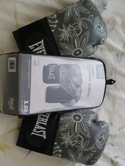 Guantes de Entrenamiento Everlast Spark 12 oz - miniatura 2