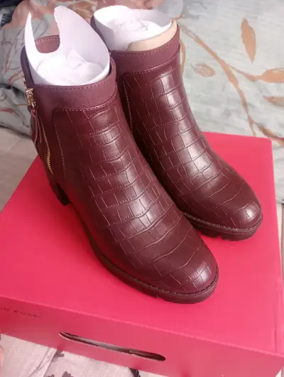 Botines de cuero marrón con diseño croco - miniatura 1
