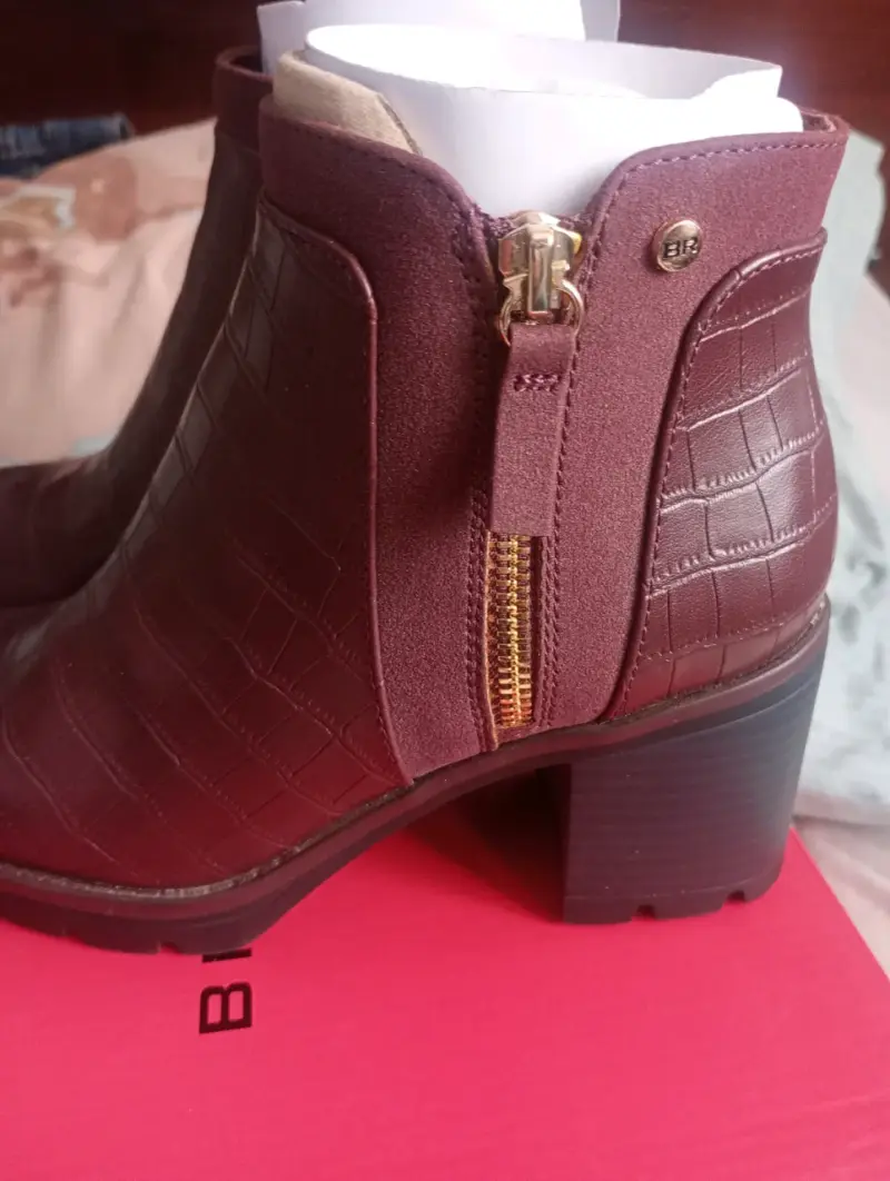 Botines de cuero marrón con diseño croco - 2