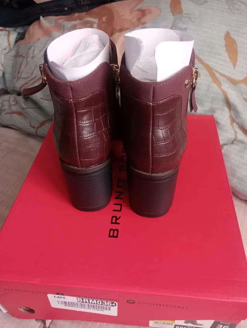 Botines de cuero marrón con diseño croco - 3