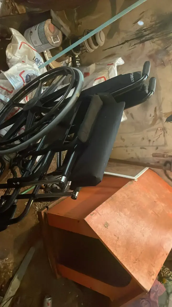 Silla de ruedas plegable en buen estado - 2