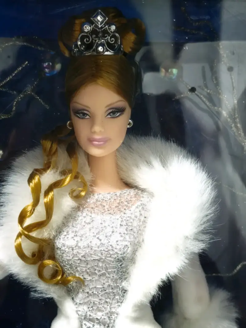 Muñeca Barbie Holiday Visions Año 2003 - 3