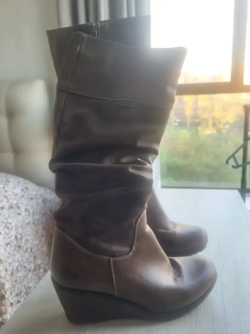 Botas de cuero marrón con tacón terraplen - 3
