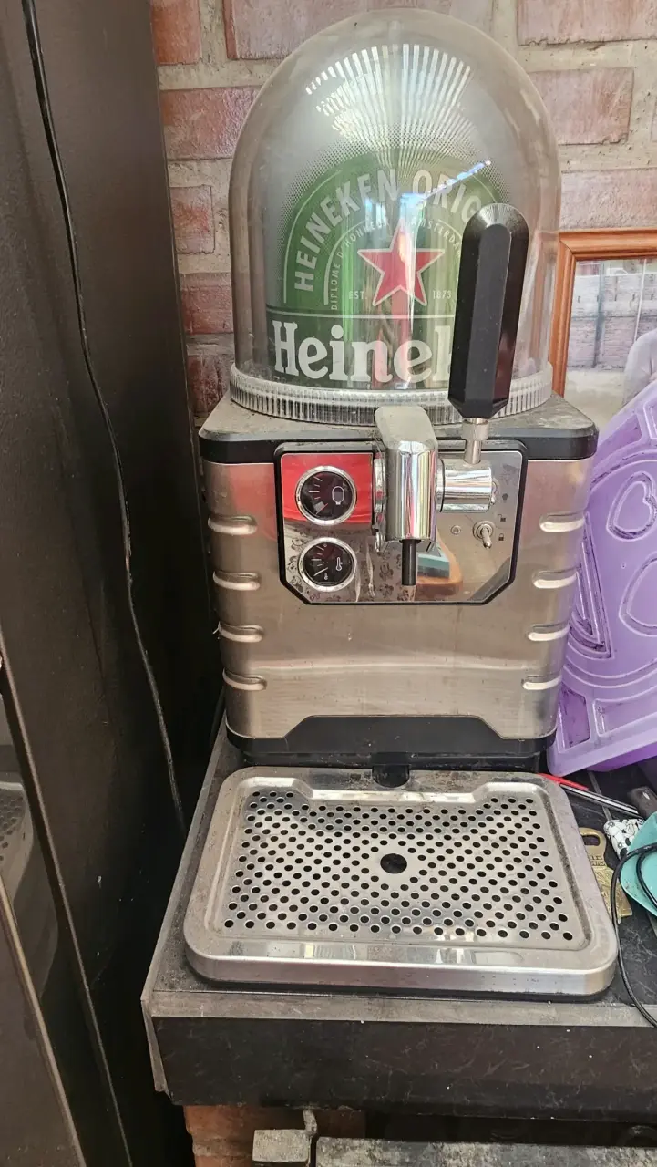Dispensador de Cerveza Heineken con Grifo