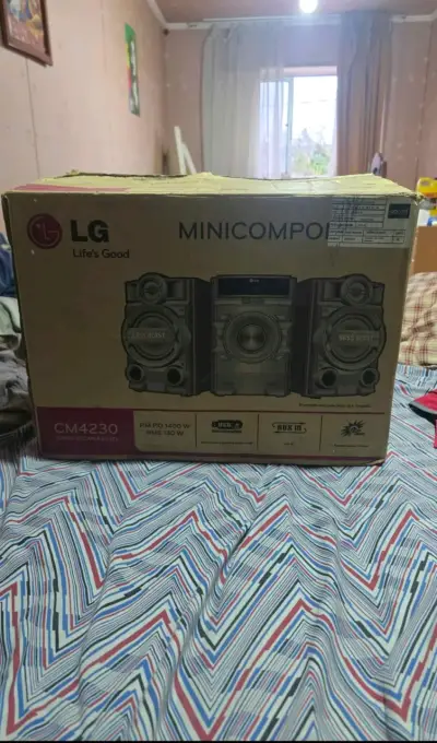 Minicomponente LG CM4230 con Bass Blast - miniatura 1