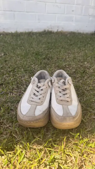 Zapatillas casuales beige Roxy con detalle animal print - miniatura 3