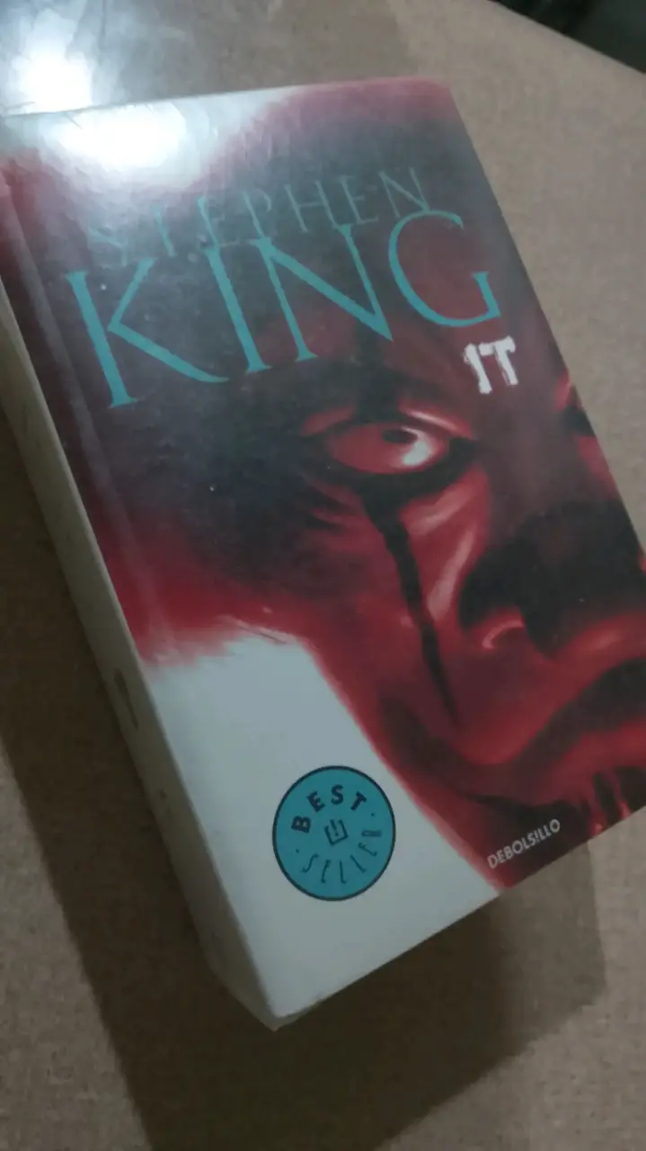 Libro 'It' de Stephen King en español - 4