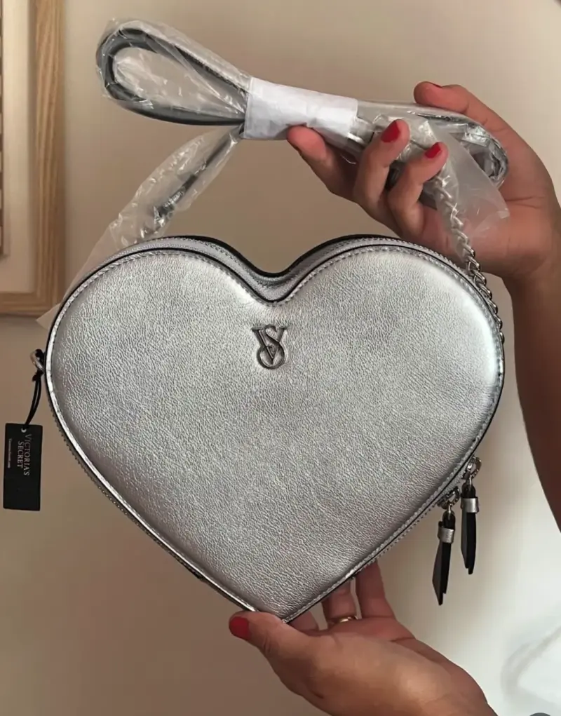 Cartera plateada en forma de corazón Victoria's Secret - 1