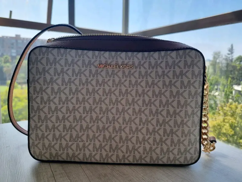 Cartera Michael Kors con diseño monograma - 1