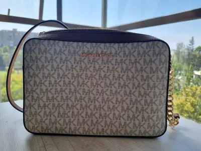 Cartera Michael Kors con diseño monograma - miniatura 1