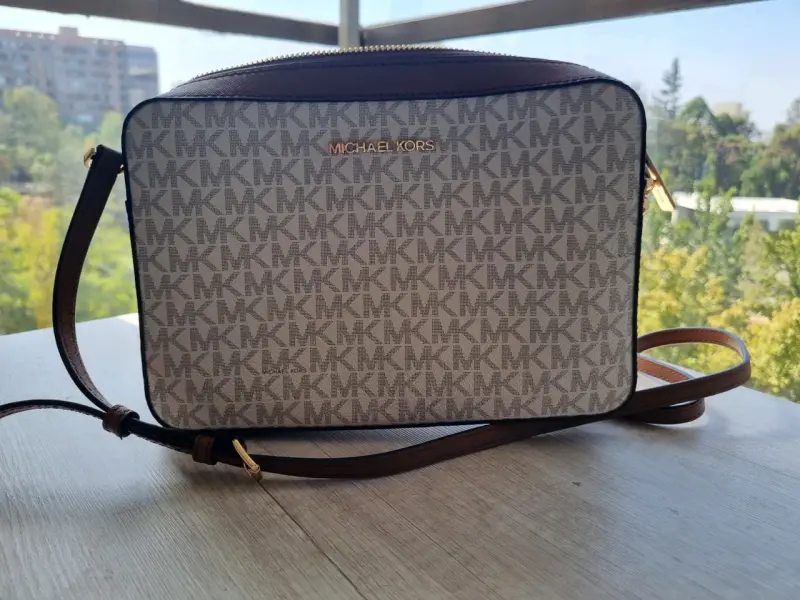 Cartera Michael Kors con diseño monograma - 4