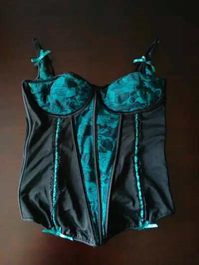 Corset negro con encaje verde - miniatura 1