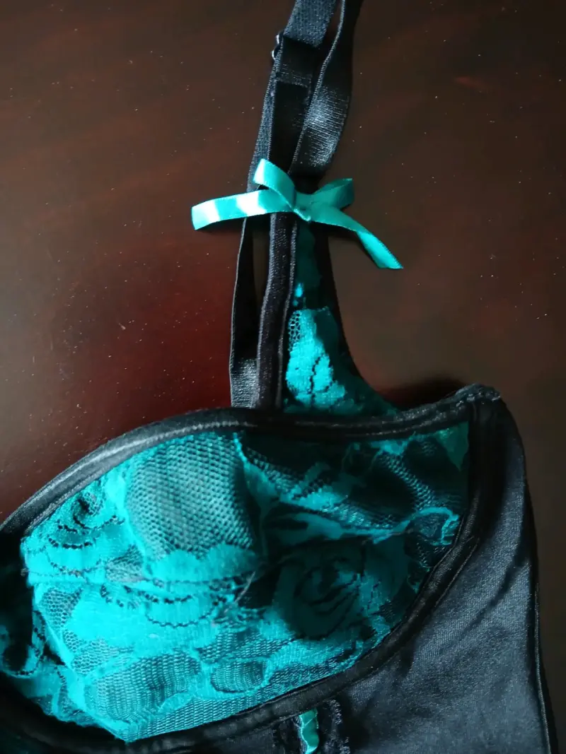 Corset negro con encaje verde - 4