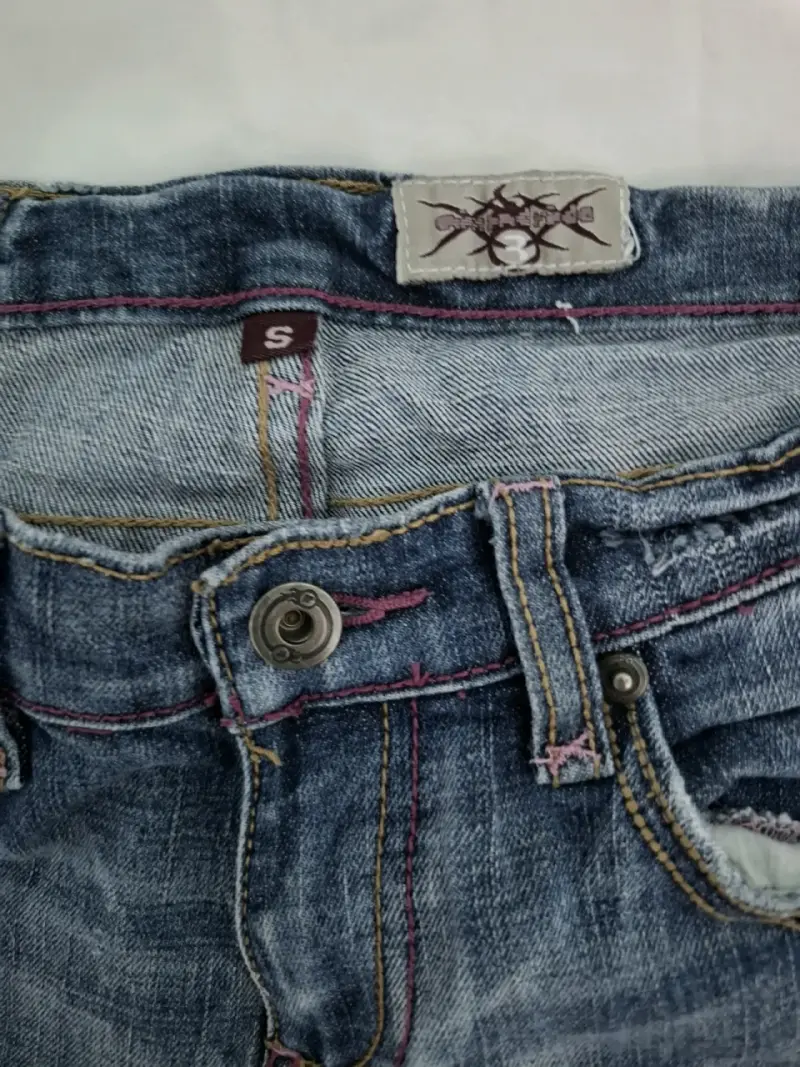 Jeans de Mujer White Tag con Bordado Floral - 2