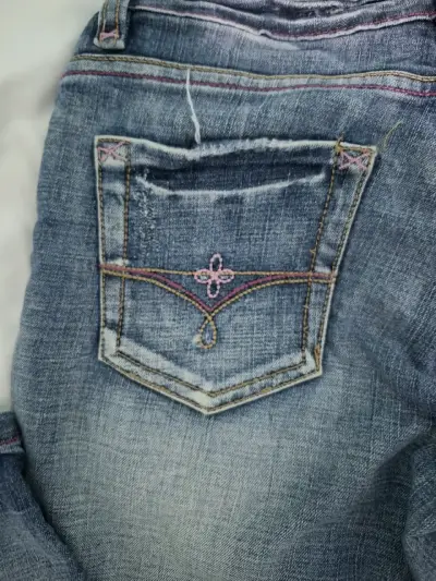 Jeans de Mujer White Tag con Bordado Floral - miniatura 5