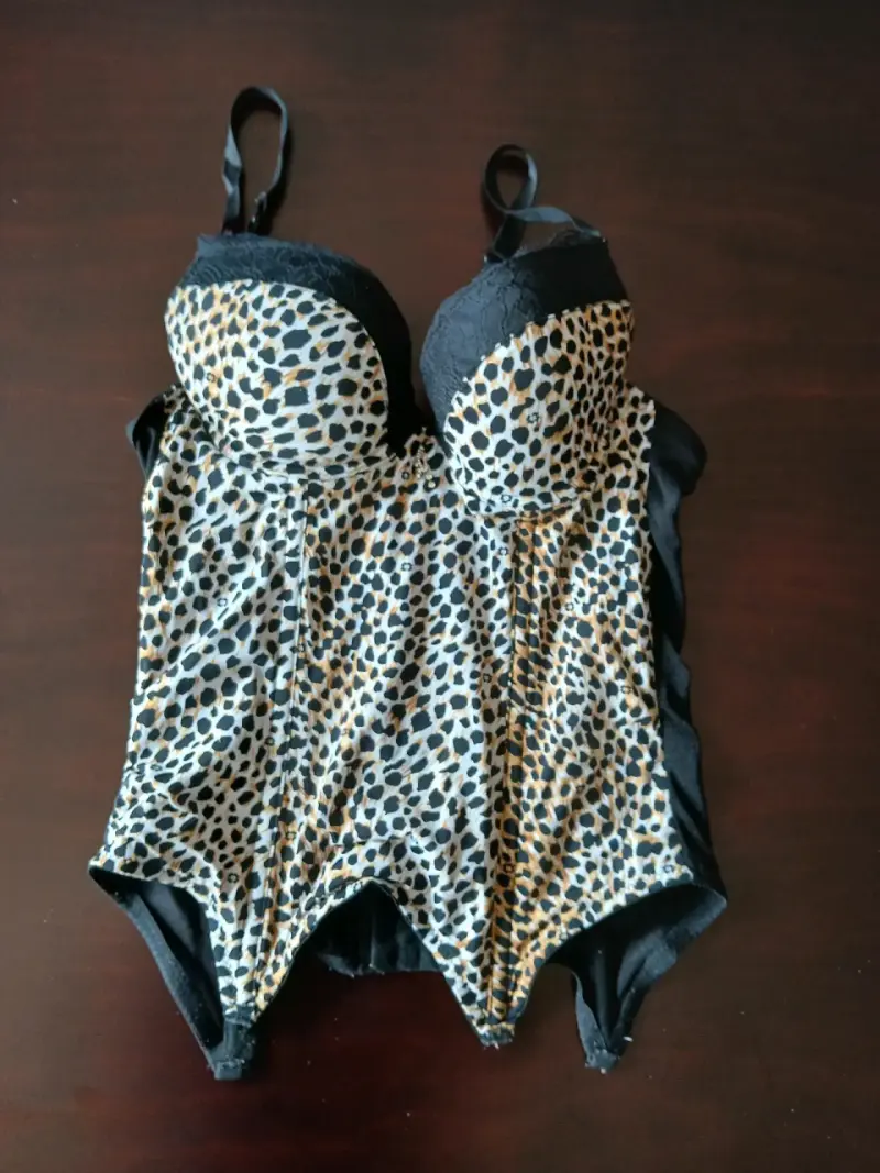 Corset de encaje con estampado animal print