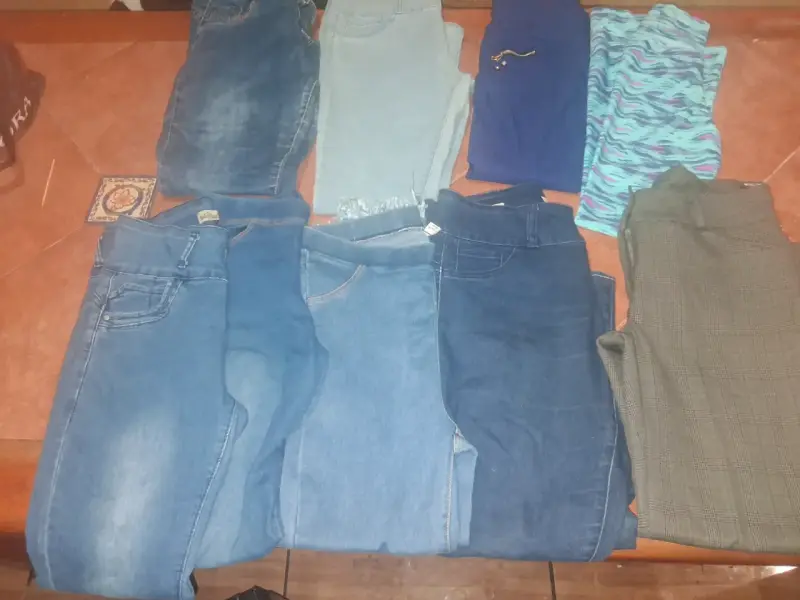 Lote de pantalones y jeans para mujer en buen est - 1