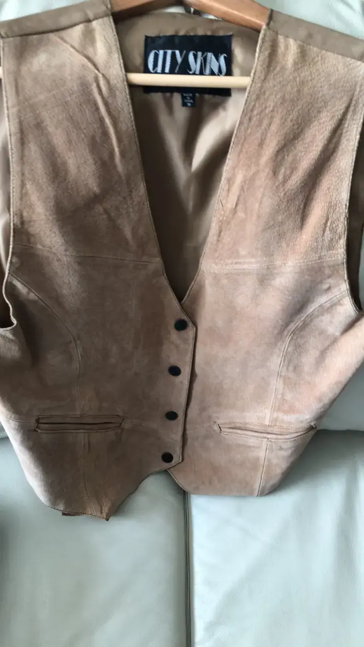 Chaleco de cuero camel City Skins