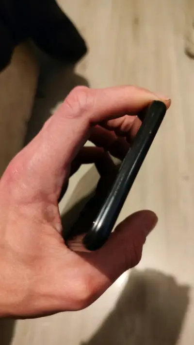 Samsung con pantalla dañada - miniatura 5