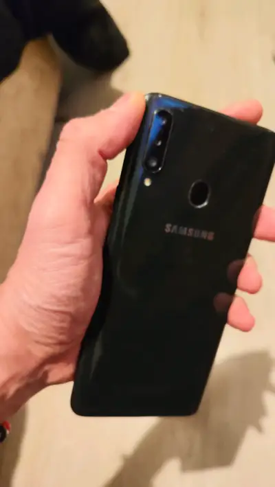 Samsung con pantalla dañada - miniatura 6