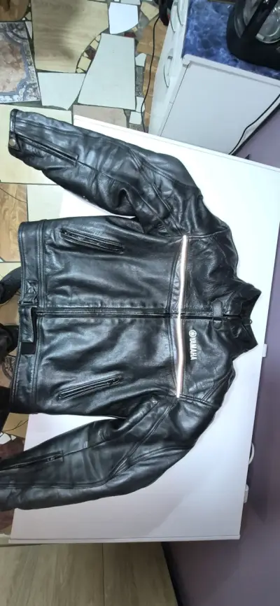 Chaqueta de cuero negra Yamaha para motociclista - miniatura 1