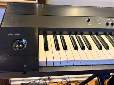 Teclado Korg Krome con pantalla táctil - miniatura 3