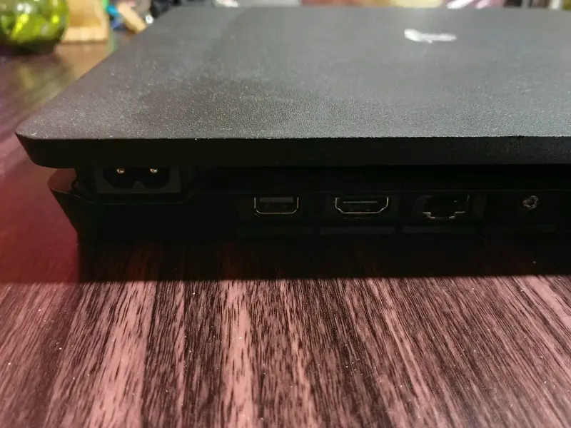 Consola Sony PlayStation 4 con dos controles - 3