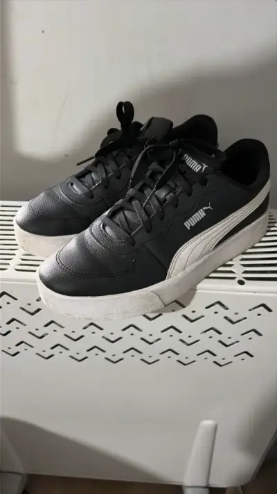 Zapatillas negras Puma - miniatura 1