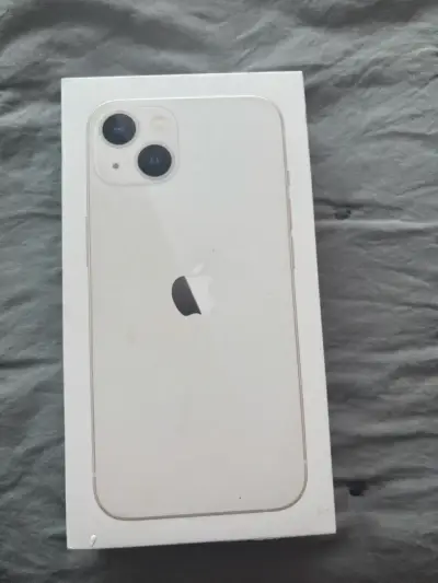 iPhone 13 blanco en buen estado - miniatura 2