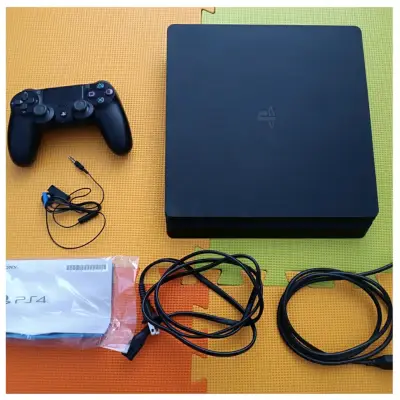 Consola PS4 Slim 1TB con accesorios seminueva - miniatura 2
