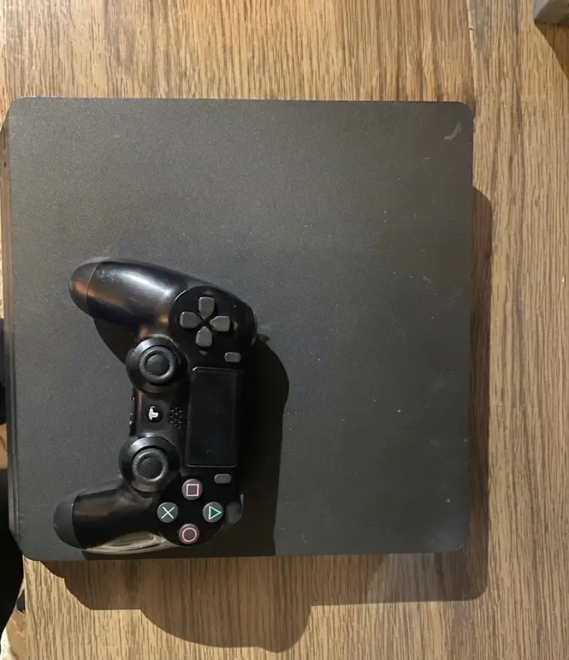 Consola PlayStation 4 Slim con Control - 2