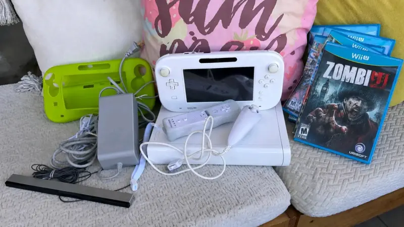 Consola Nintendo Wii U con juegos y accesorios