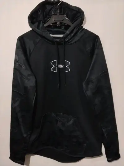 Polerón con capucha Under Armour negro camuflado - miniatura 1