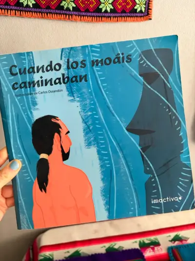 Libro ilustrado 'Cuando los moáis caminaban' - miniatura 1