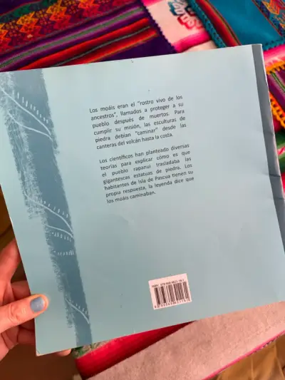 Libro ilustrado 'Cuando los moáis caminaban' - miniatura 6