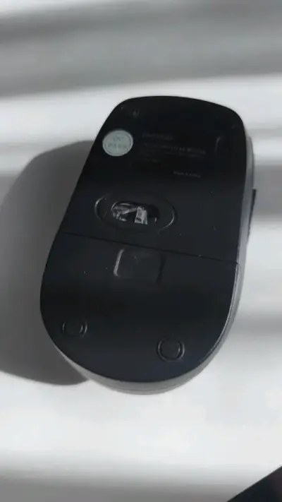 Mouse inalámbrico Philco negro ergonómico - miniatura 2