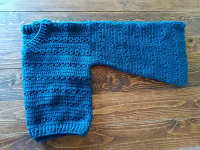 Chaleco artesanal tejido a crochet - miniatura 1