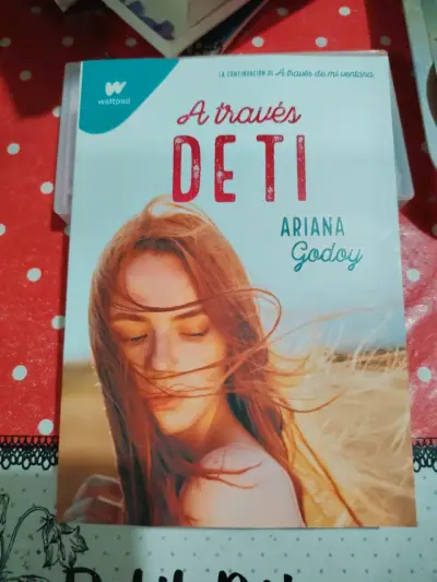 Libro 'A Través De Ti' de Ariana Godoy - miniatura 1