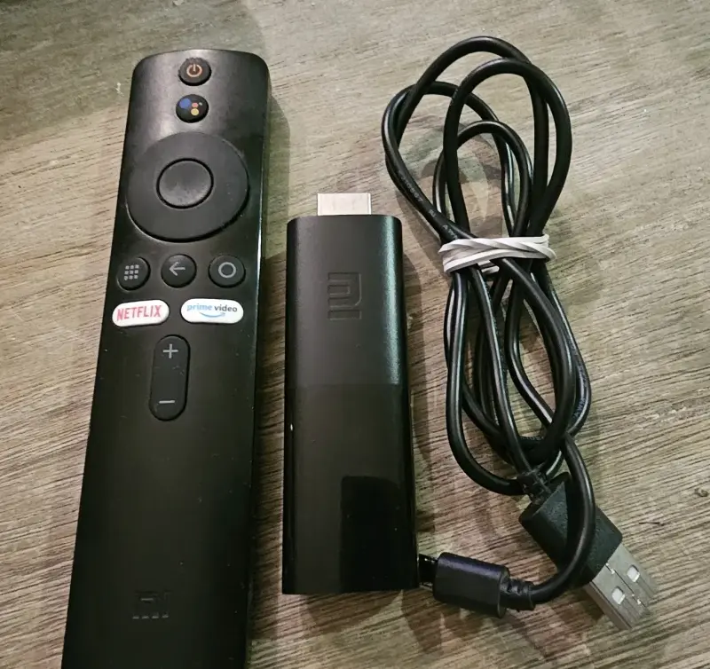 Xiaomi Mi TV Stick con control remoto y cable USB - 1