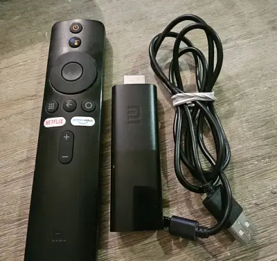 Xiaomi Mi TV Stick con control remoto y cable USB - miniatura 1