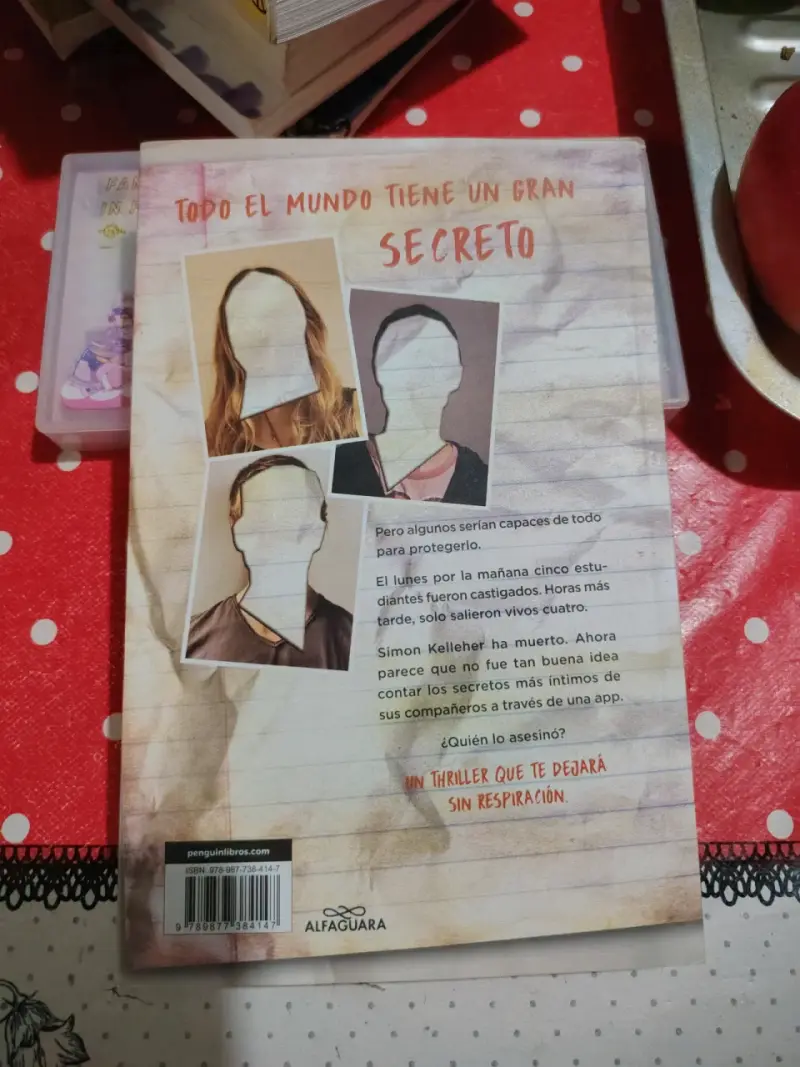 Libro 'Alguien Está Mintiendo' de Karen M. McManus - 2