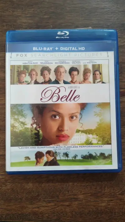 Blu-ray de la película Belle con extras - miniatura 1